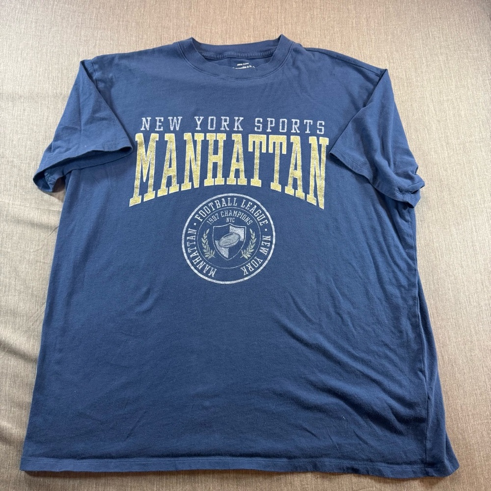 ABERCROMBIE &FITCH MANHATTAN NEW YORK Sports Team Blue SHORT SLEEVE SHIRT MENS L